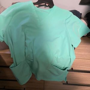 Mandala Sea Glass Women’s Scrubs. Top is 3XL, bottom is 2XL Petite.